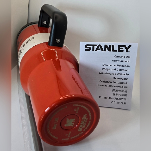 Stanley Vibrant Neon Red Quencher H2.0 40oz Tumbler - Picture 5 of 7